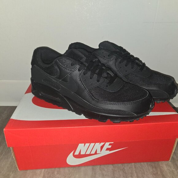 MENS Nike Air Max 90 Size 12- Black on Black on Black - Picture 2 of 6